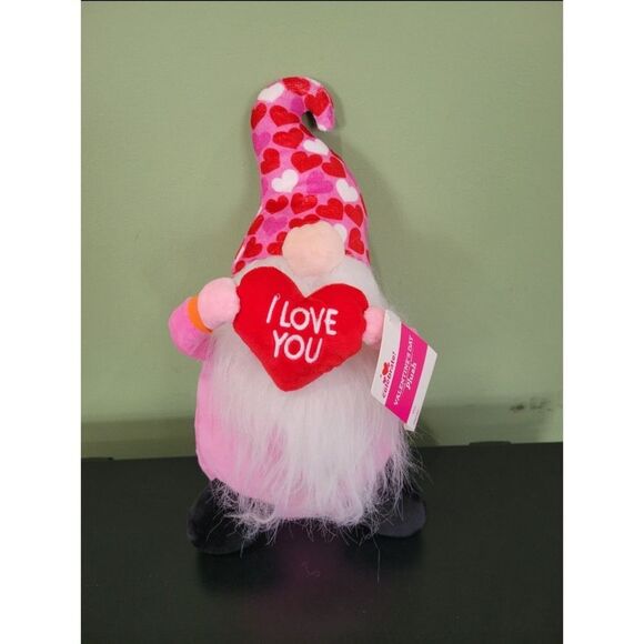 Valentines' day pink, red love heart holding gnome - Picture 1 of 3